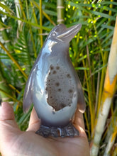 Carving Agate Penguin 478g